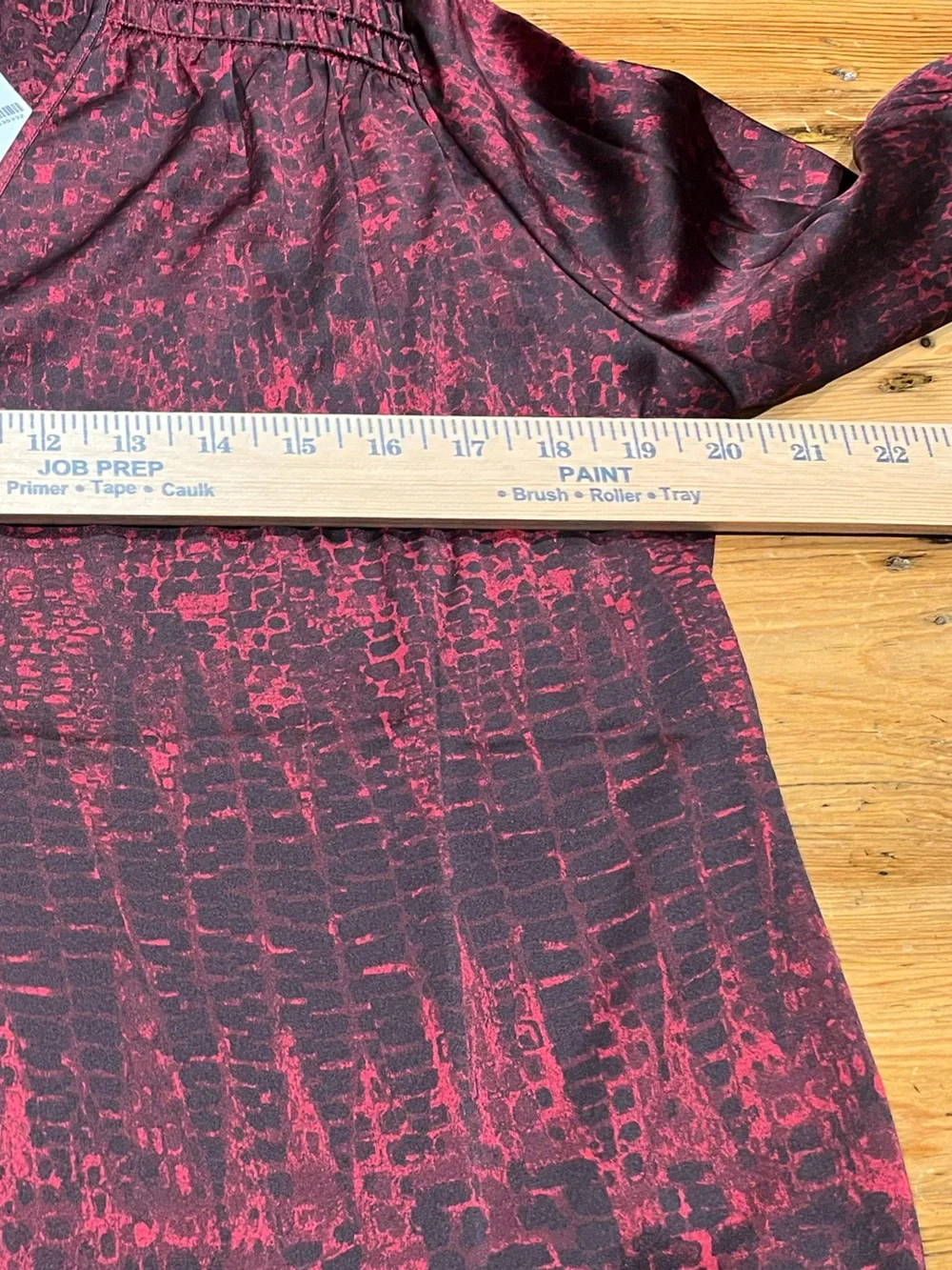 White House Black Market Deep Red & Black Smocked V-Neck Long Sleeve Blouse Chic - Picture 6 of 7